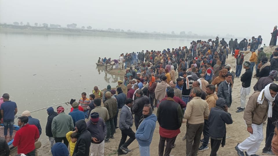 Kausambi News Four Family Members Drown in Ganges Rescued Father and Son Still Alive, Search Ongoing for Two O