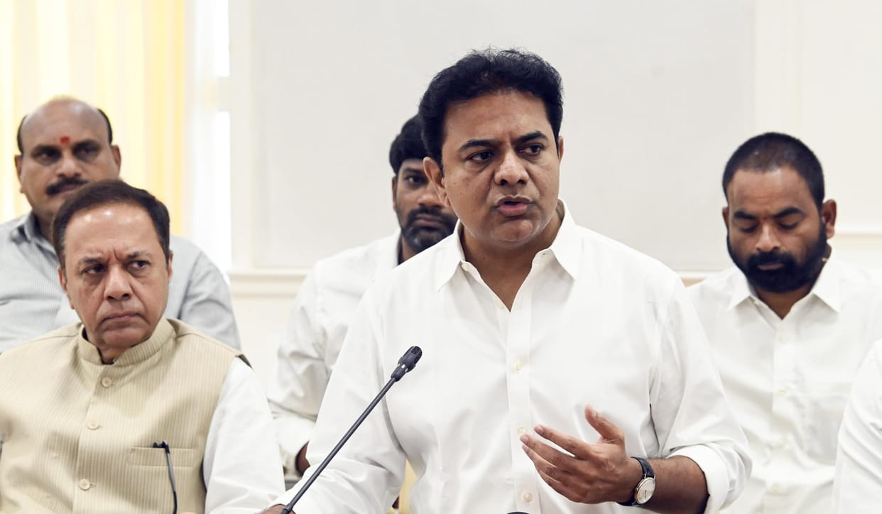 Hyderabad Formula-E race Case BRS leader K T Rama Rao seeks time to appear before ED News In Hindi