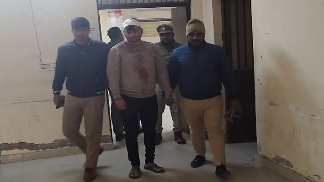 Kanpur: Mother and sister attacked the police team which went to arrest the history sheeter