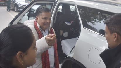 पर्यटन मंत्री