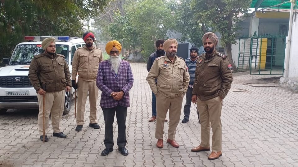 Simranjit Singh Mann and MP Amritpal singh father under house arrest