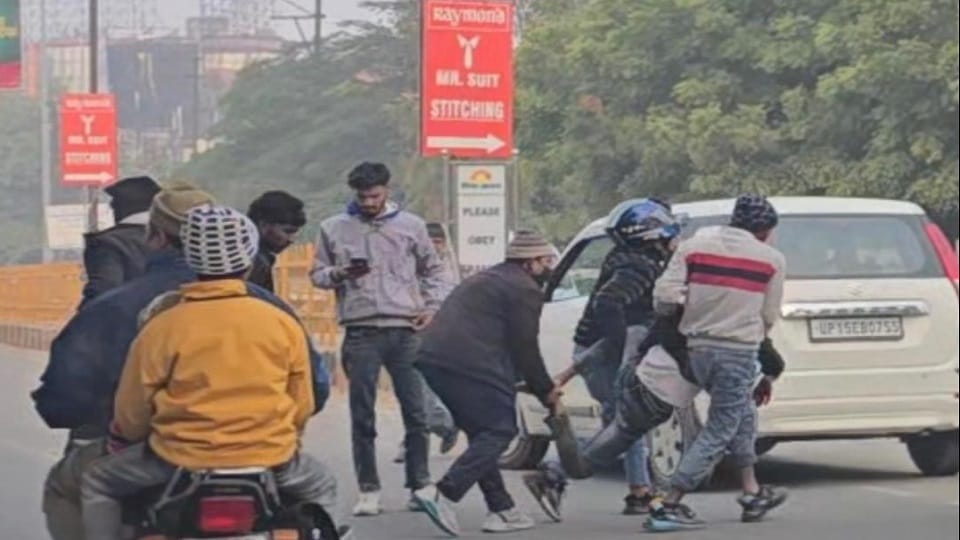 Meerut: Seeing the severed neck and flowing blood, the heart trembled