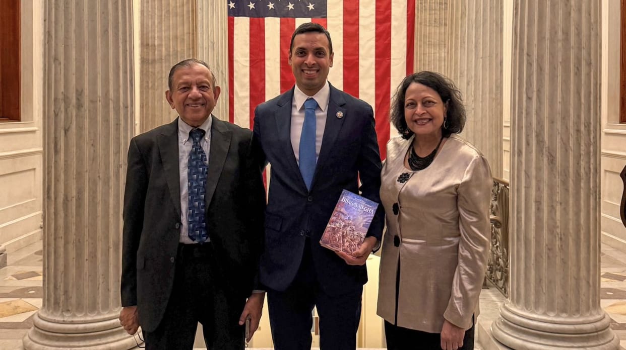 Congressman Suhash Subramanyam Takes Oath on Gita, Raja Krishnamoorthi read a passage