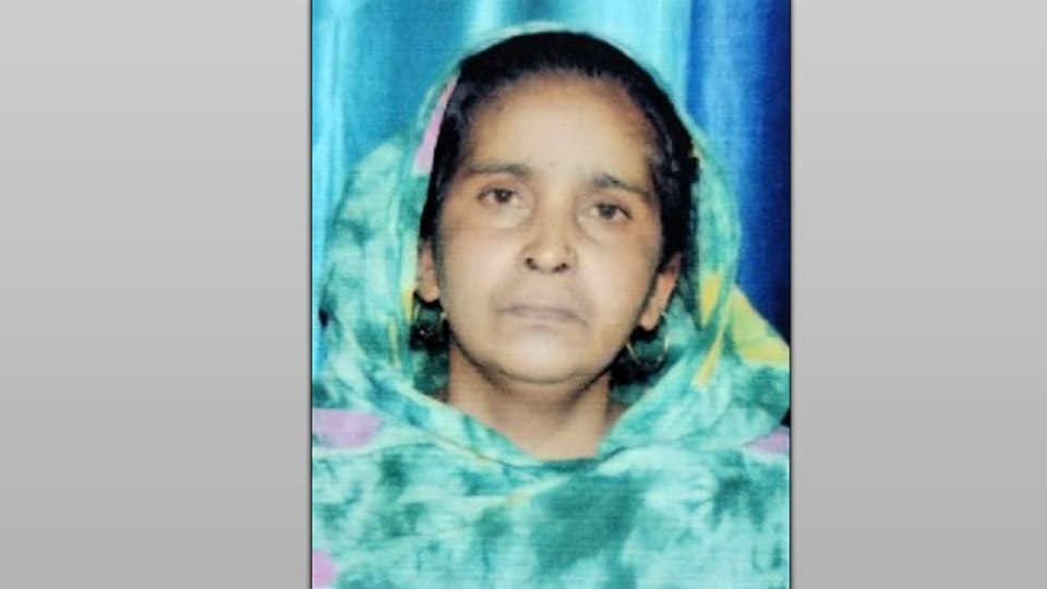 Shamli: Tractor-trolley crushed a woman walking on foot, husband narrowly escaped, said - my world was looted