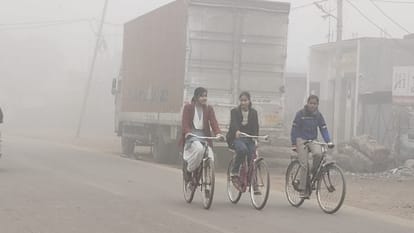 UP Schools Closed Till Class 12th in Lakhimpur Kheri as Per DM Durga Shakti Nagpal's Order, Cold Wave Alert in