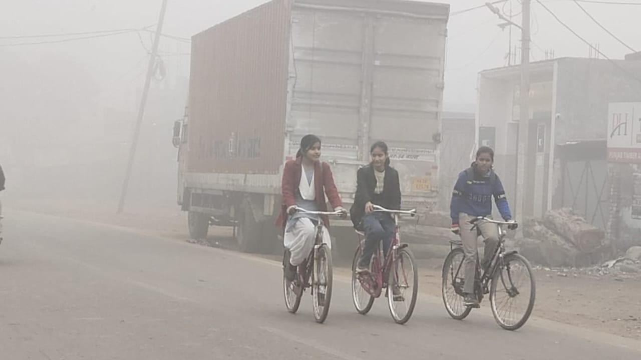 UP Weather Forecast Today Bareilly Pilibhit Lakhimpur kheri in the grip of severe cold and cold wave