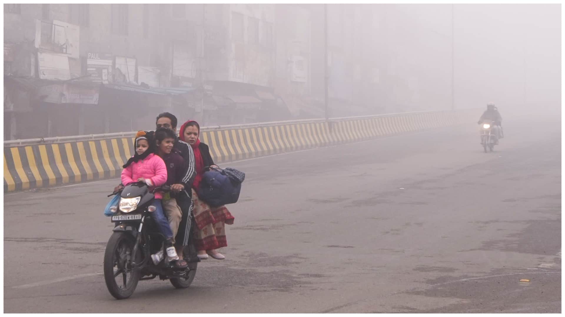 Weather Update: Cold persists after light rain in Delhi, night temperature rises in Kashmir; Know IMD Alert