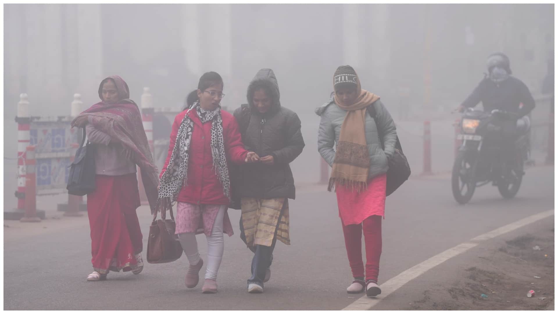Weather Update: Cold persists after light rain in Delhi, night temperature rises in Kashmir; Know IMD Alert