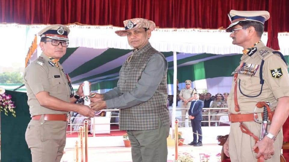 ITBP IG Sanjay Gunjyal honored with President Police Medal