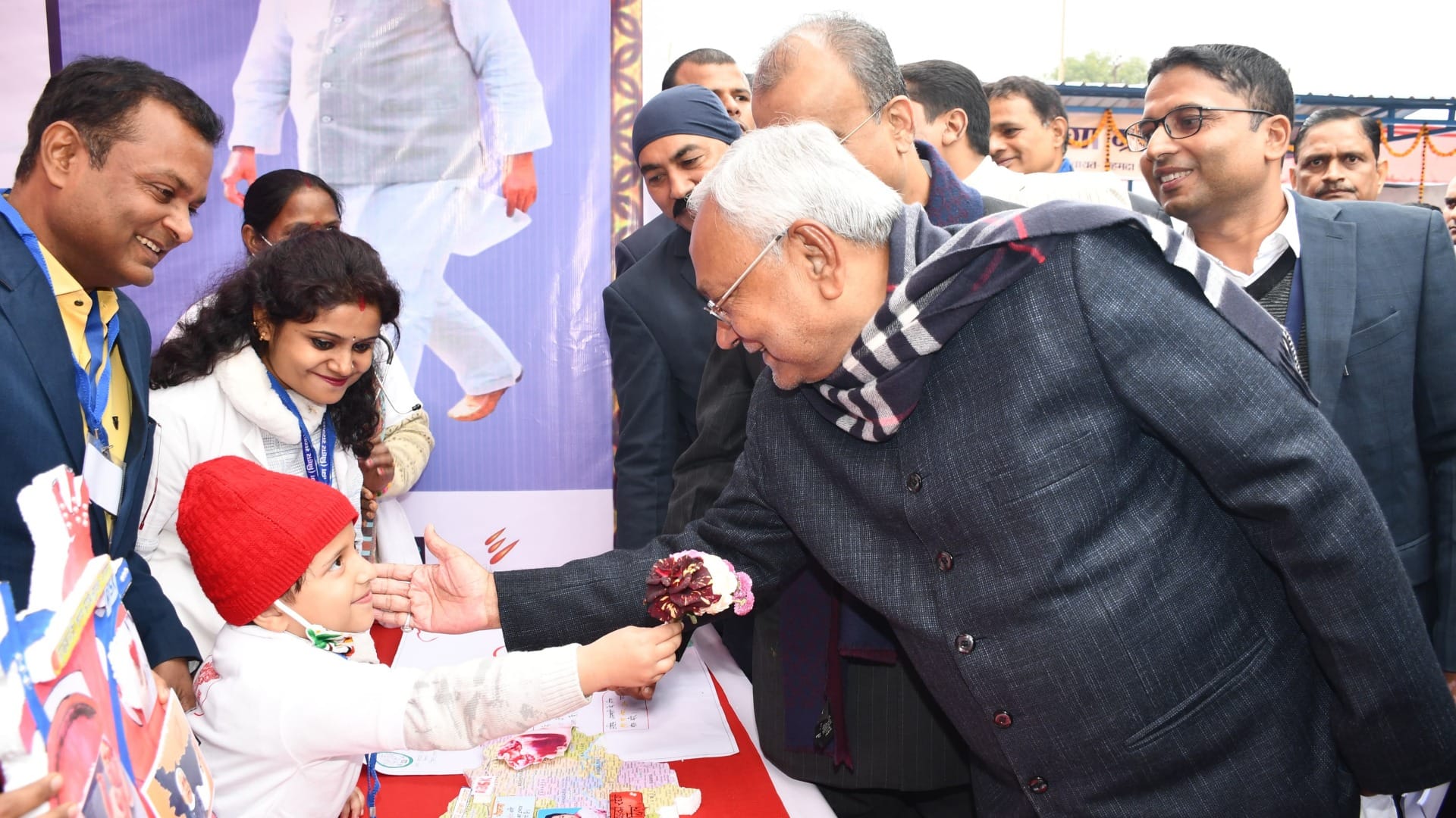 Bihar News: CM Nitish Kumar gave gift of 36 schemes including a 500-bed medical college to Saran
