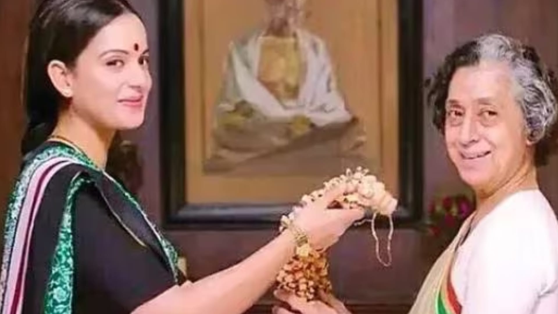 Actresses Who Played Role Of Indira Gandhi In Movies Kangana Ranaut Lara Dutta supriya vinod