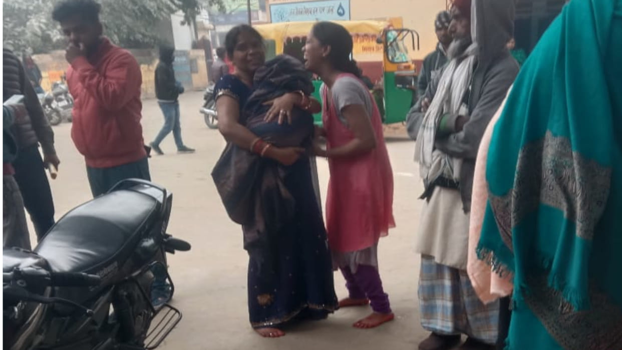 In Gorakhpur, Mother and grandmother unknown, little girl drowned in the tub while playing.
