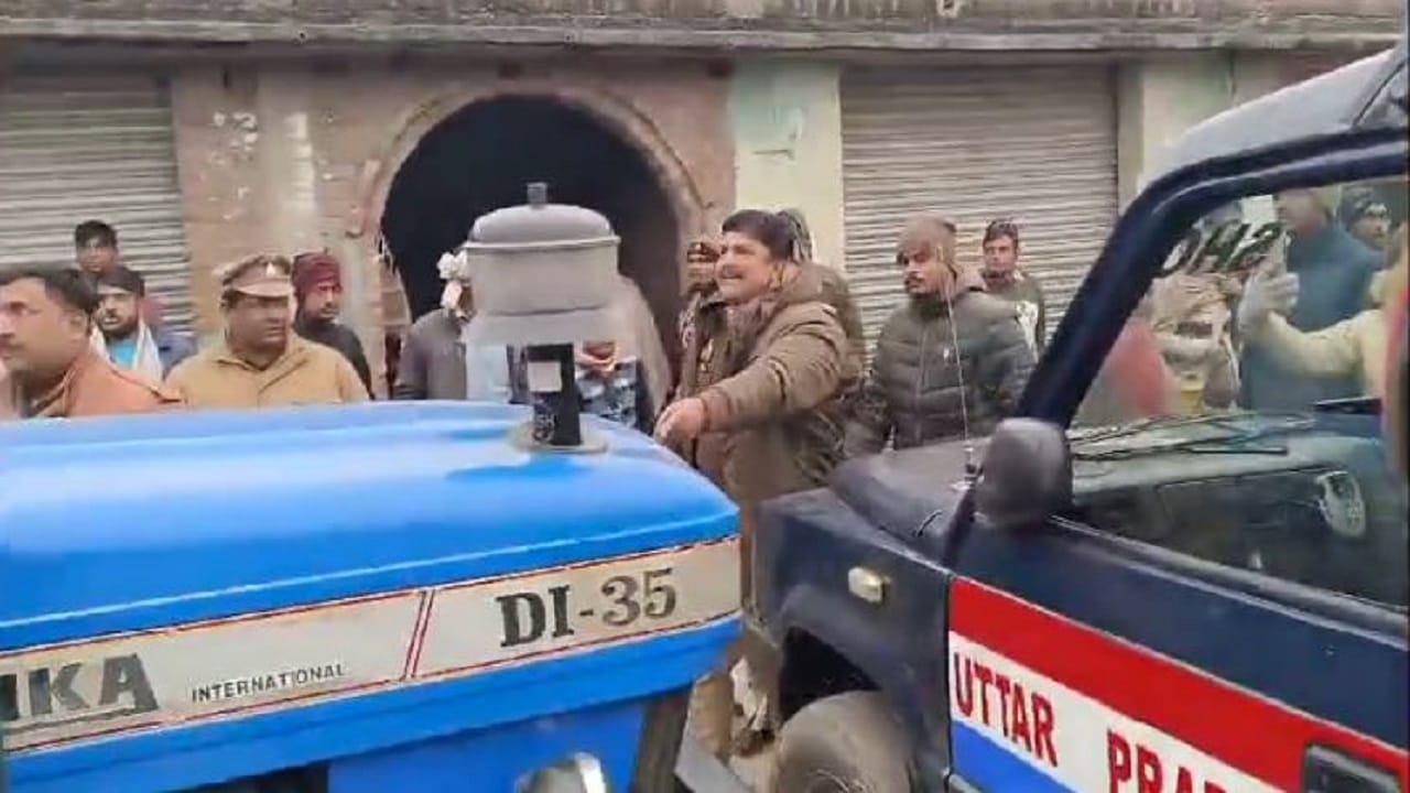 Ruckus over gangster death inspector said I will send the whole village to jail in lakhimpur kheri