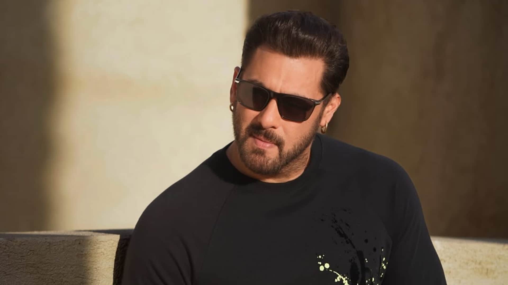 Salman Khan Father Salim Khan reveals dabangg Wants his Wife To Give Up Career Stay at Home Convert