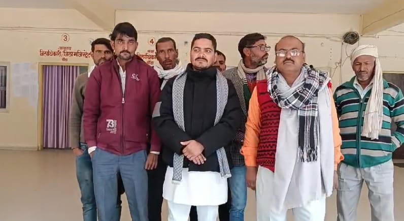 Bundelkhand Insaaf Sena protests in Collectorate expresses anger over mismanagement in cow shelters