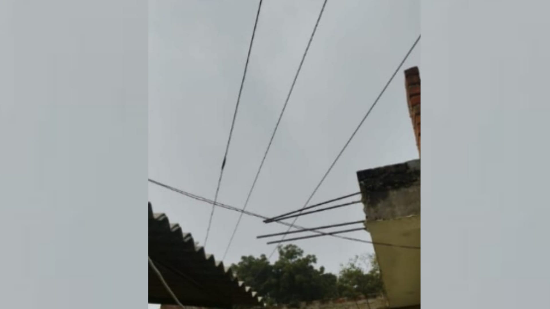 हाईटेंशन लाइन (फाइल फोटो)