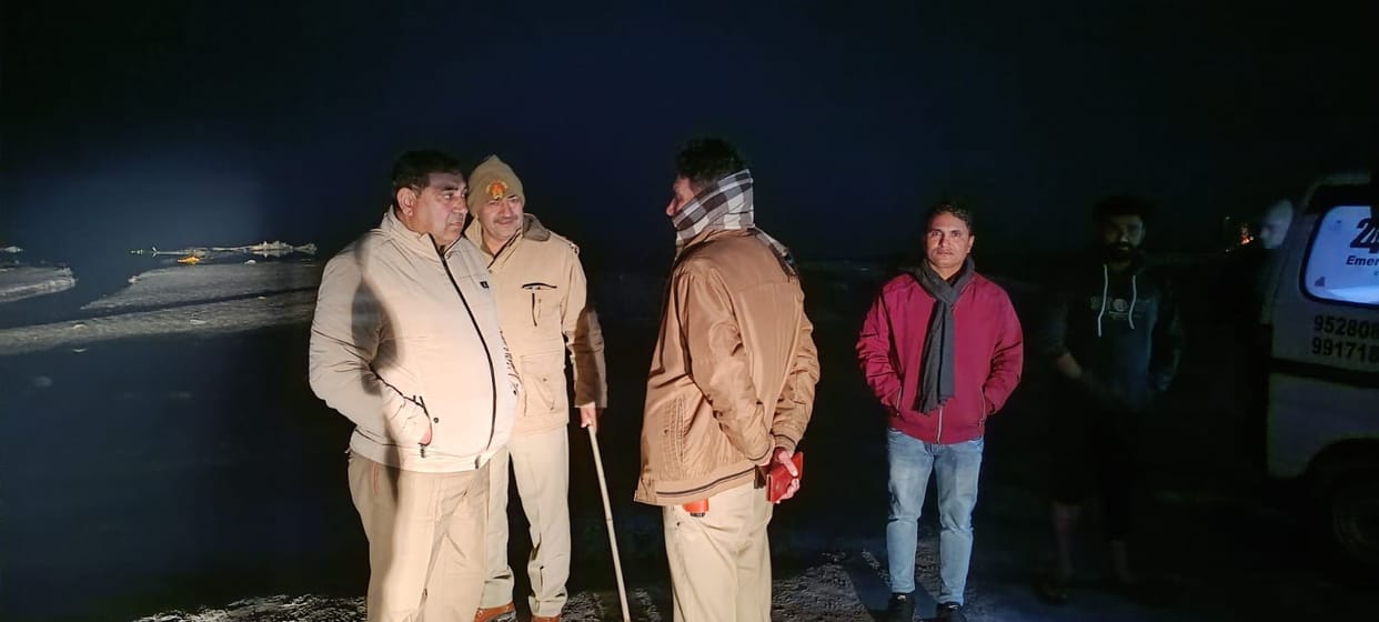 Girl s Dead body found in Tigri Ganga in Amroha