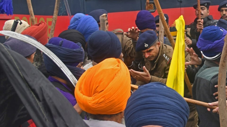 Chandigarh News Police Stop Qaumi Insaaf Morcha Marching Towards CM Residence Details in Hindi