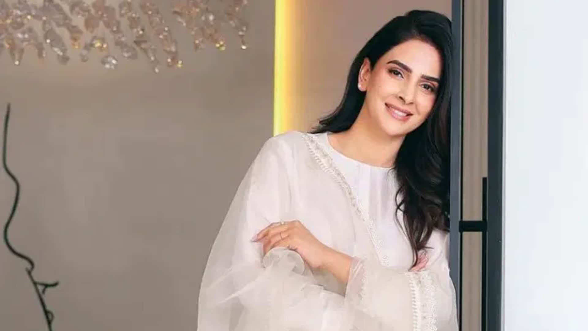 Pakistani Actors Who Famous in India Hania Aamir Fawad Khan Mahira Khan Fahad Mustafa
