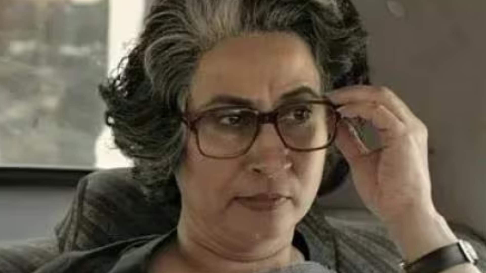 Former Prime minister indira gandhi death anniversary know movies based on her life and career