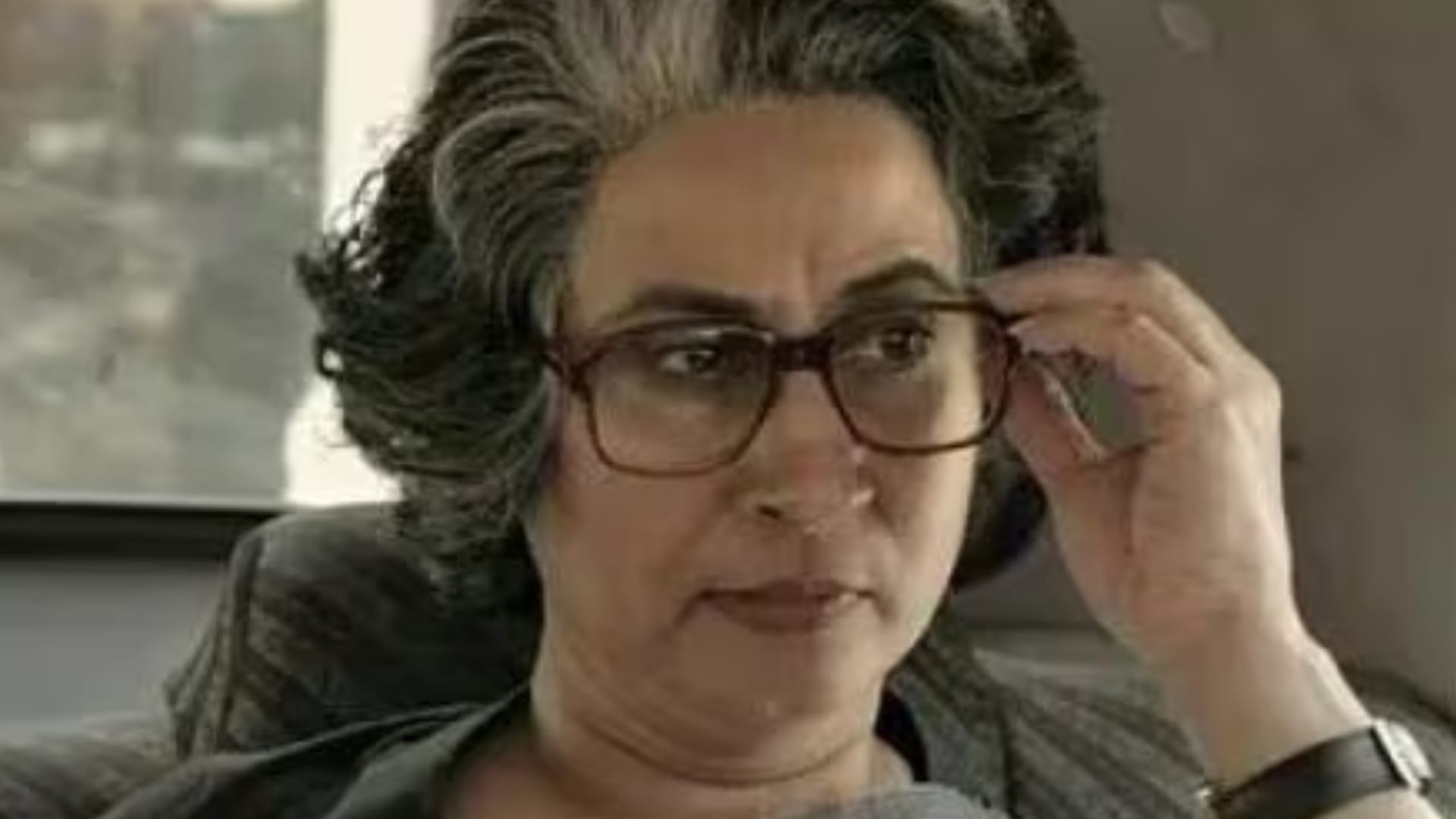 Former Prime minister indira gandhi death anniversary know movies based on her life and career