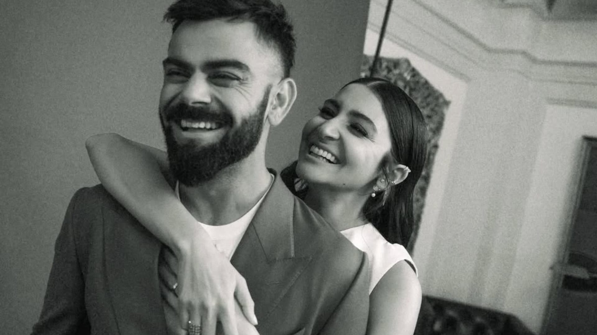 World Cup Final 2023 Anushka Sharma Hugs Heartbroken Virat Kohli After India Loses from Australia Viral Photo