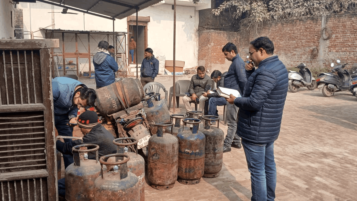 raided illegal gas warehouse in Bulandshahr and seized 34 cylinders