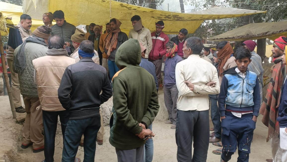 A monk's dead body found hanging in a hut in kotwadham in Barabanki.