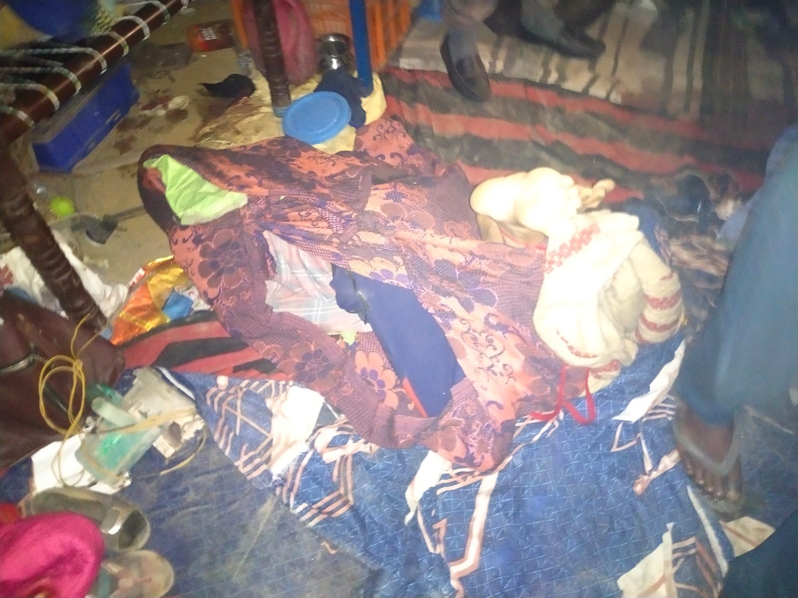 Five murder in Meerut: deadbody found under the bed in house, news hindi