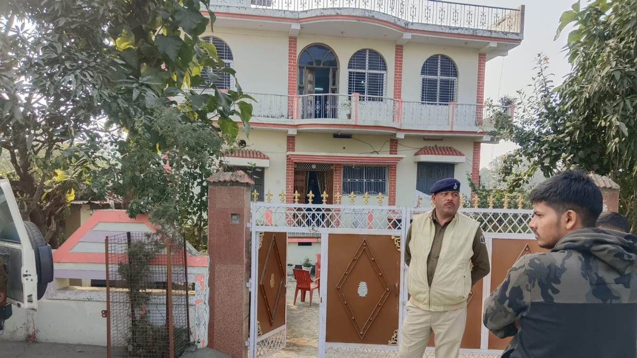 Bihar News: Surveillance raid at accountant Manoj Kumar Singh recidence Sachchidanand Sinha College aurangabad