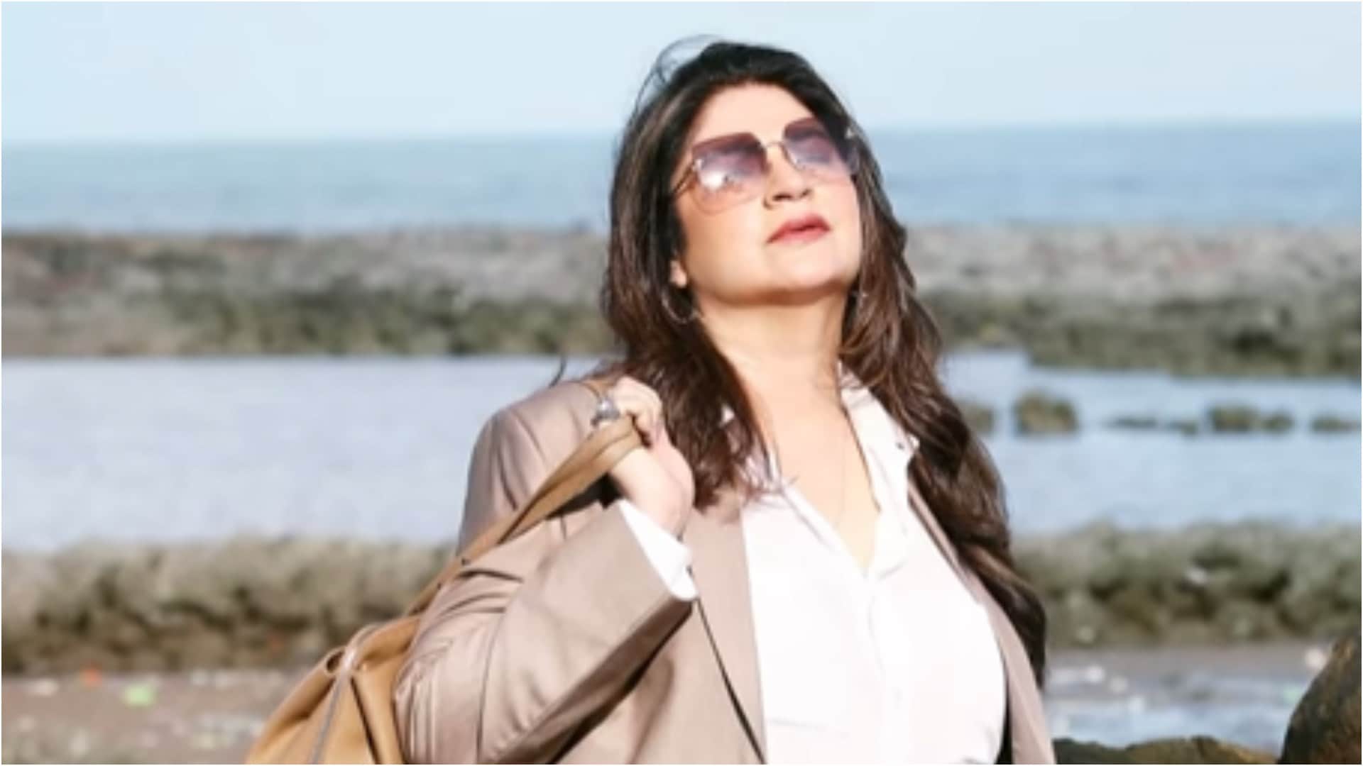 Kunickaa Sadanand talks about her Dating affair with Kumar Sanu says His wife smashed my car with hockey stick