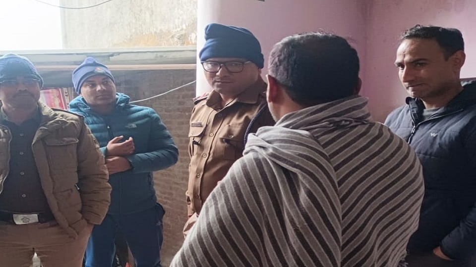 Three families were held hostage and looted of cash and jewelery in one night in kashipur