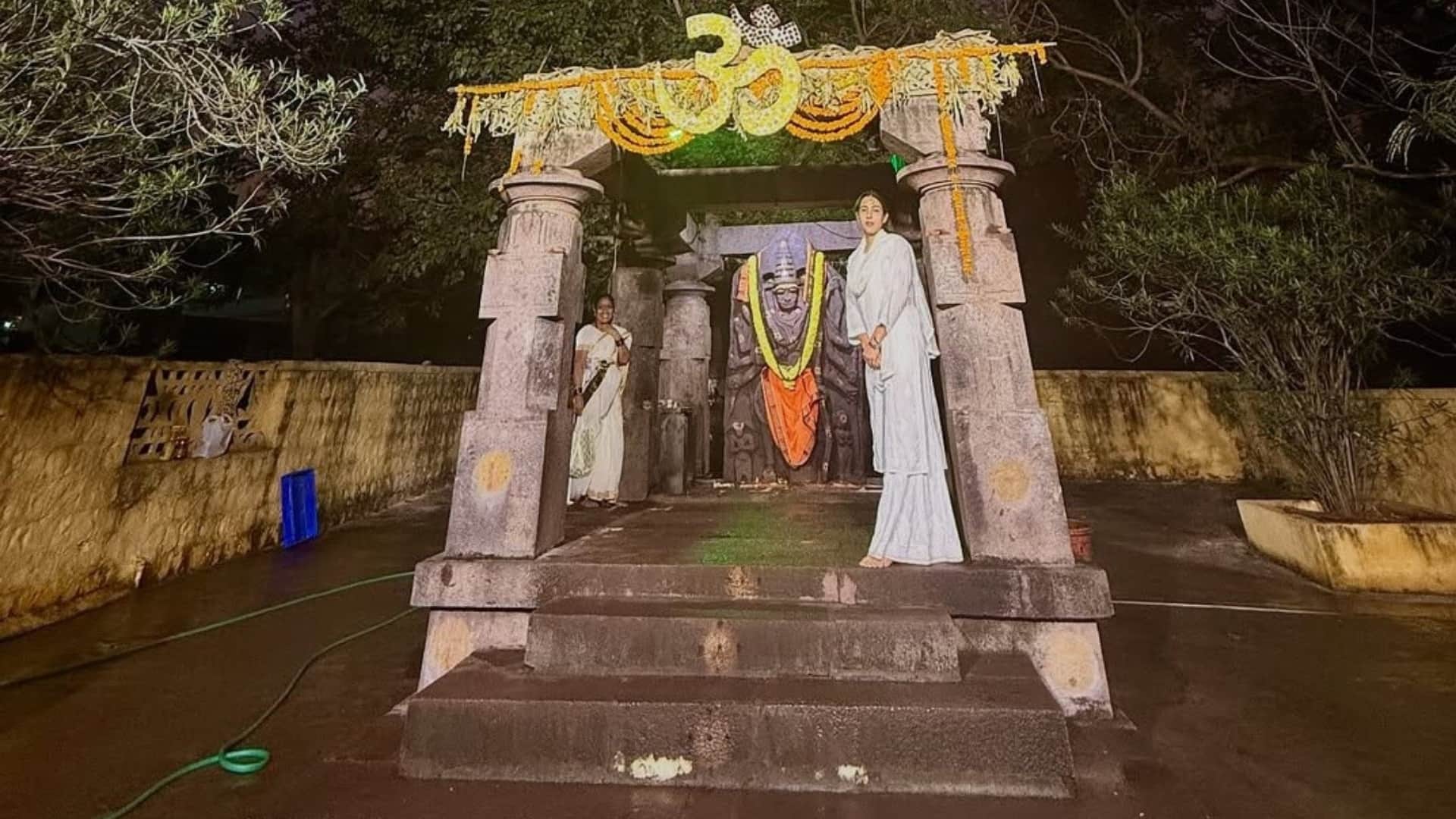 Actress Sara Ali Khan Did Not Get Entry In To The Mallikarjuna Temple