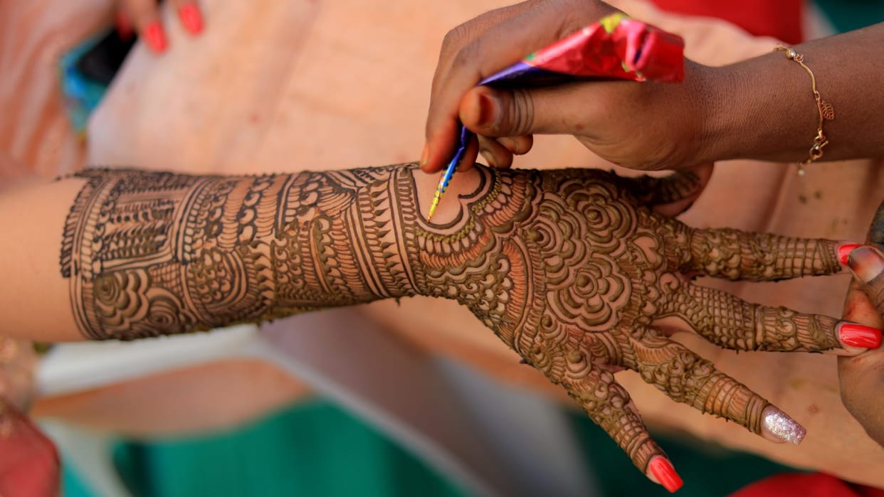 Lohri 2025 Mehndi Design Simple Mehndi Design For First Lohri After Wedding