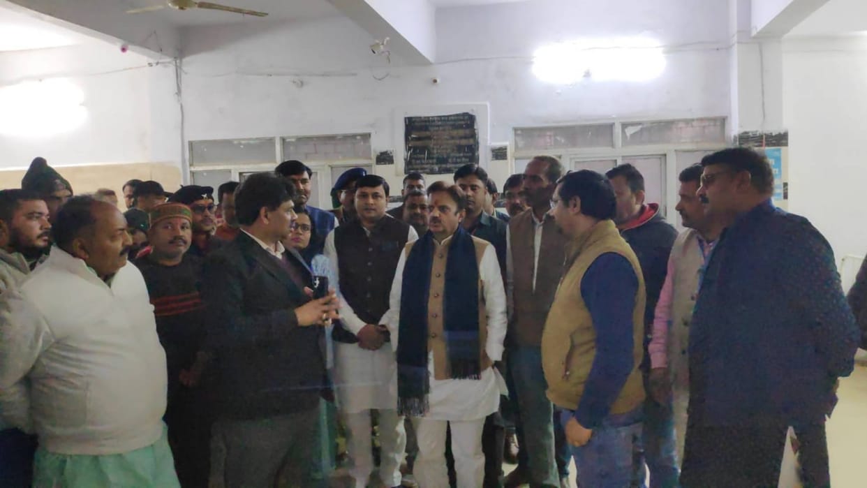 Maihar News Deputy Chief Minister Rajendra Shukla arrived to inspect Civil Hospital Amarpatan gave many gifts