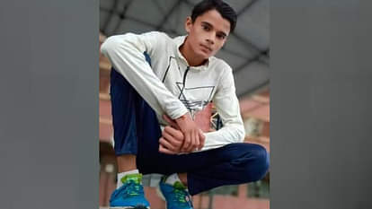 Jalaun: बीए की परीक्षा देने आए छात्र ने अधिवक्ता मित्र के घर फंदा लगाया Jalaun: Student who came to give BA exam hanged himself at lawyer friend's house