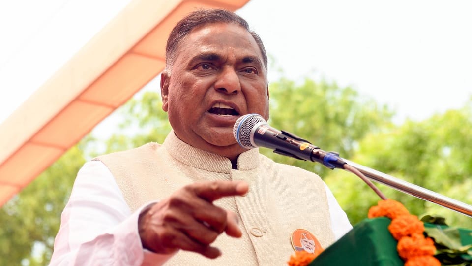 Delhi Elections: Many leaders famous for combative politics are not contesting elections.