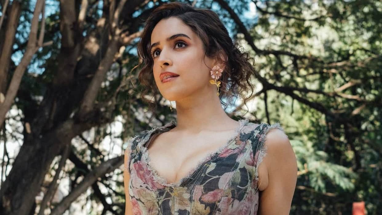 Sunny Sanskari Ki Tulsi Kumari Sanya Malhotra Dating Sitarist Rishab Sharma Viral Photo Fans Leaves Wondering?