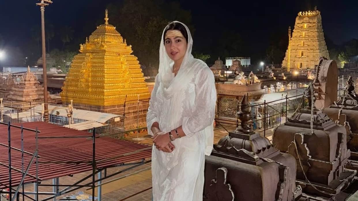 Actress Sara Ali Khan Did Not Get Entry In To The Mallikarjuna Temple