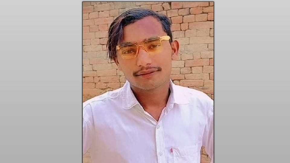 Baghpat: 21 year old youth dies after being crushed by tractor... 18 year old girl becomes widow