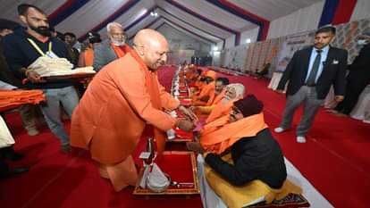 Mahakumbh 2025: CMYogi tested the arrangements in the camps of saints and sages