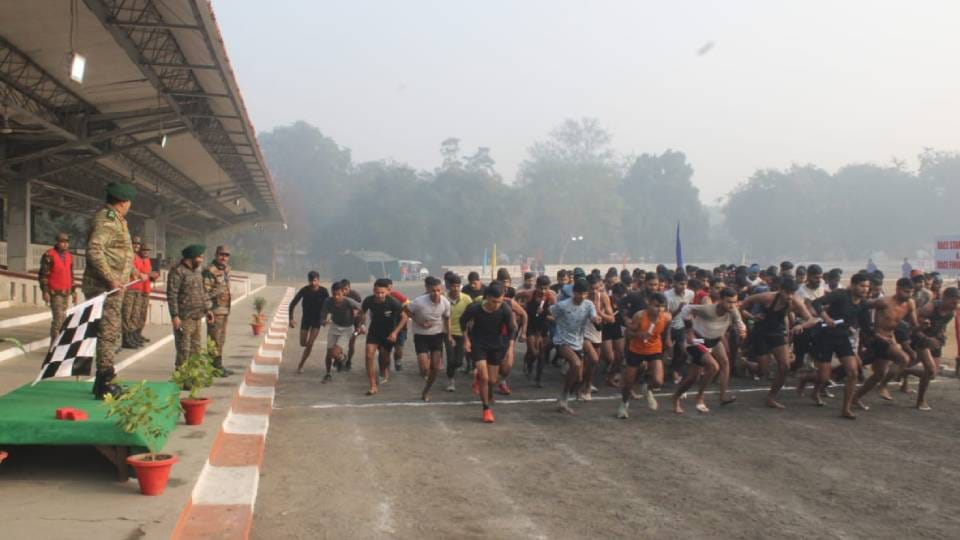 947 candidates of kanpur nagar participated in rally to become Agniveer at AMC Stadium in Lucknow