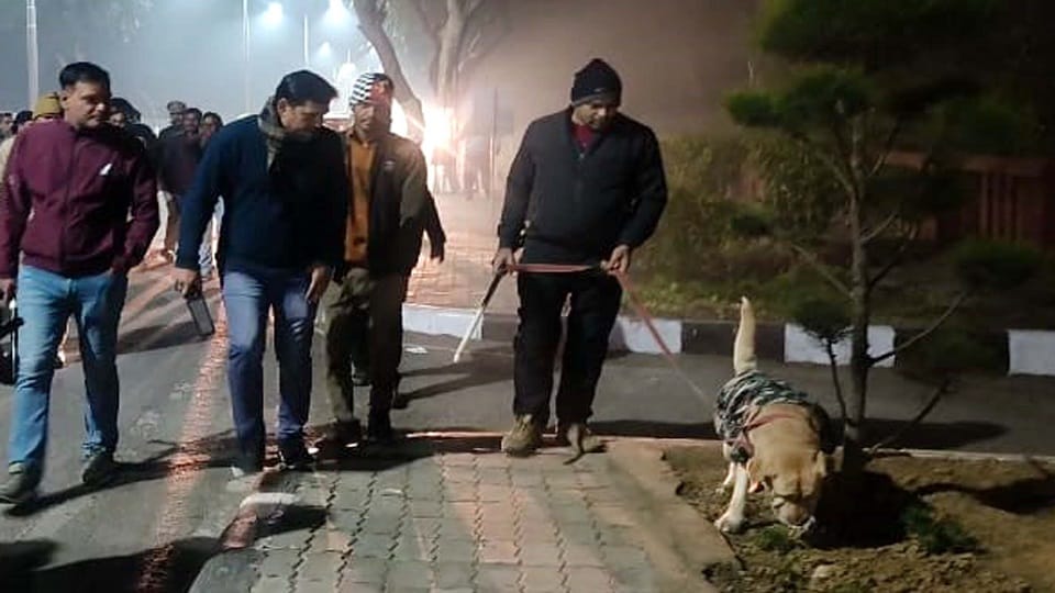 Suspect arrested for threatening to bomb AMU