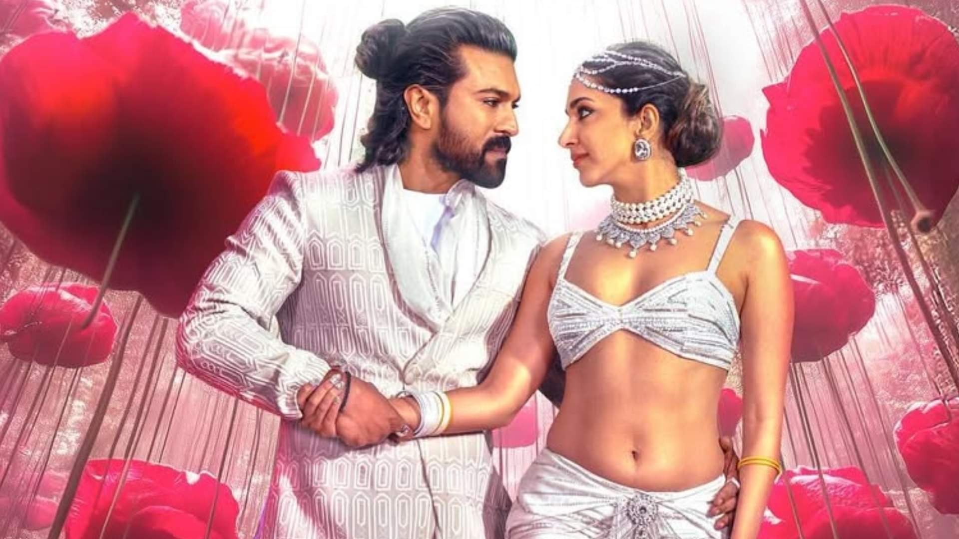 Game Changer Ram Charan Fans Cheer Dance Their Hearts Out In Theatres video viral