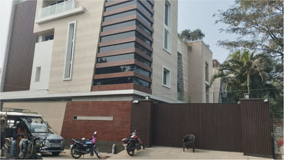 In Gorakhpur, float owner Alok Aggarwal was called to appear by IT even a year ago and Rs 10 lakh was seized