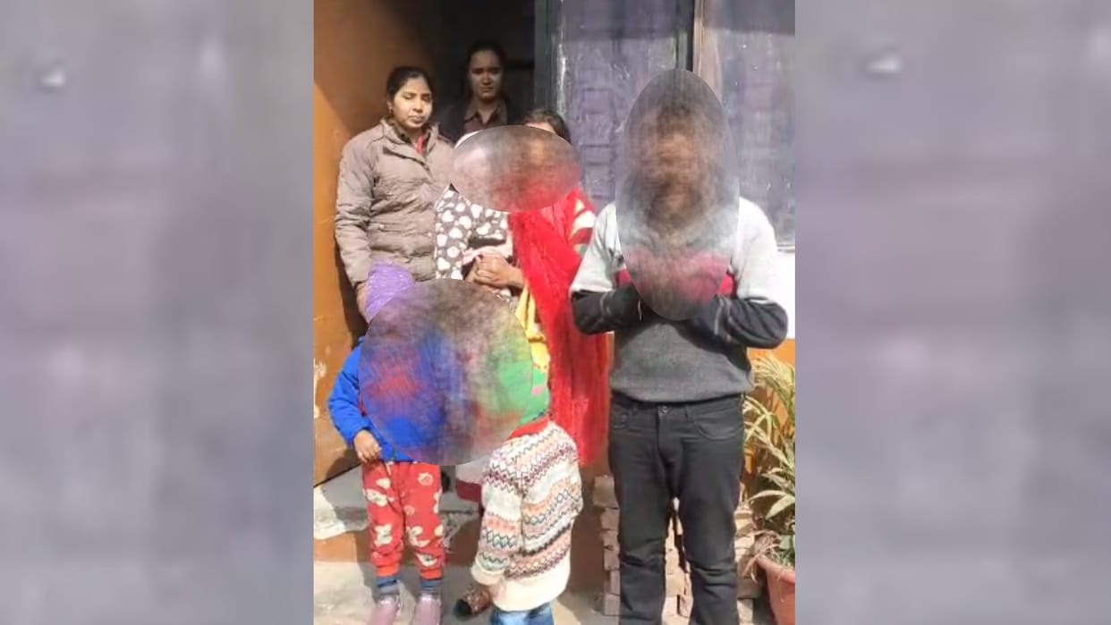 A family tried to commit suicide in front of UP Vidhan Bhawan in Lucknow.