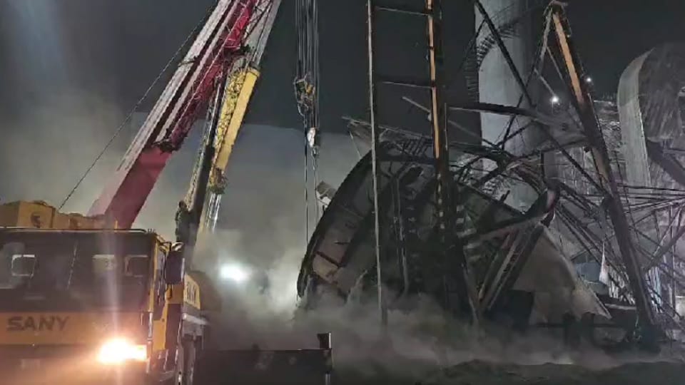 Many workers buried after chimney collapse in pipe making factory in Mungeli