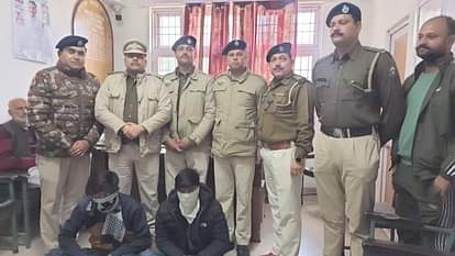 Two members of the gang who made obscene videos and blackmailed people were caught, Fatehpur police