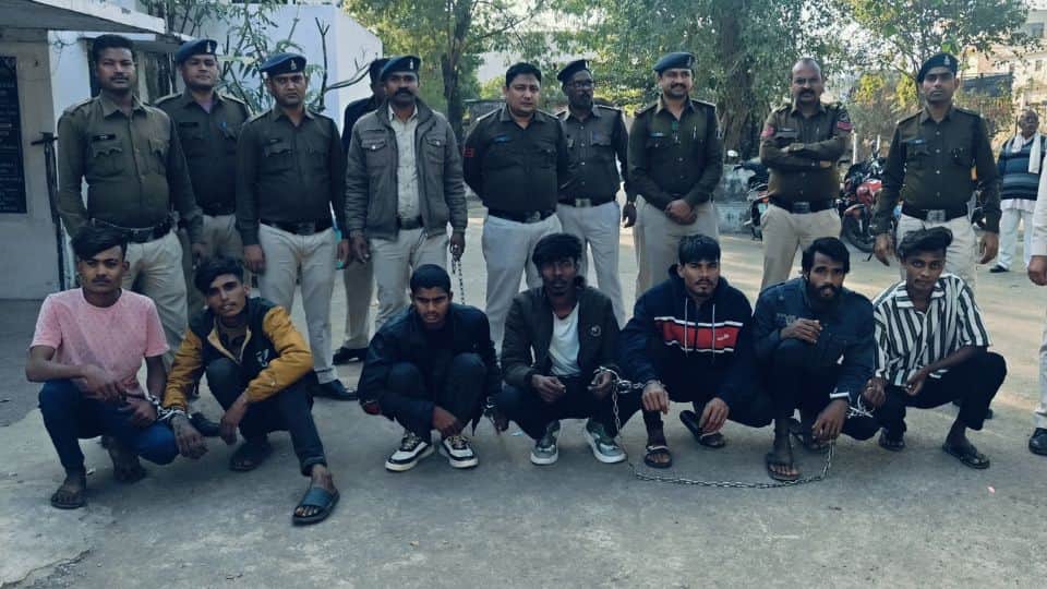 पुलिस हिरासत में आरोपी