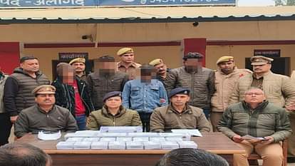 Aligarh: तीनों पेट्रोल पंप पर हुई लूट का खुलासा, मुठभेड़ में पांच लुटेरे दबोचे, लूट की रकम बरामद Robbery at petrol pumps revealed